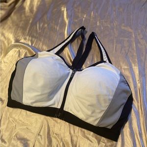 Victoria’s Secret Knockout Front Close Sports Bra